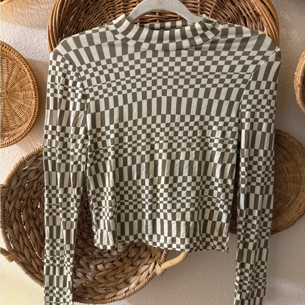 Stylish Checkered Long Sleeve Top